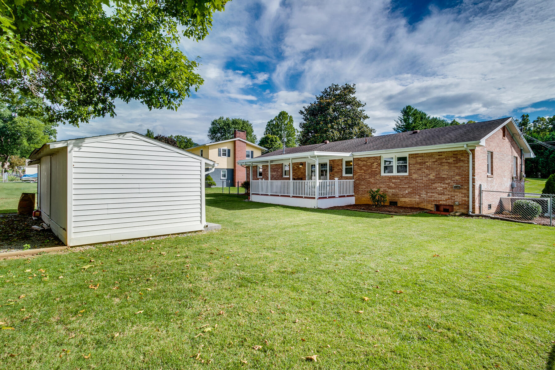 813 9th Street Erwin, TN 37650 - Photo 27 of 31 027