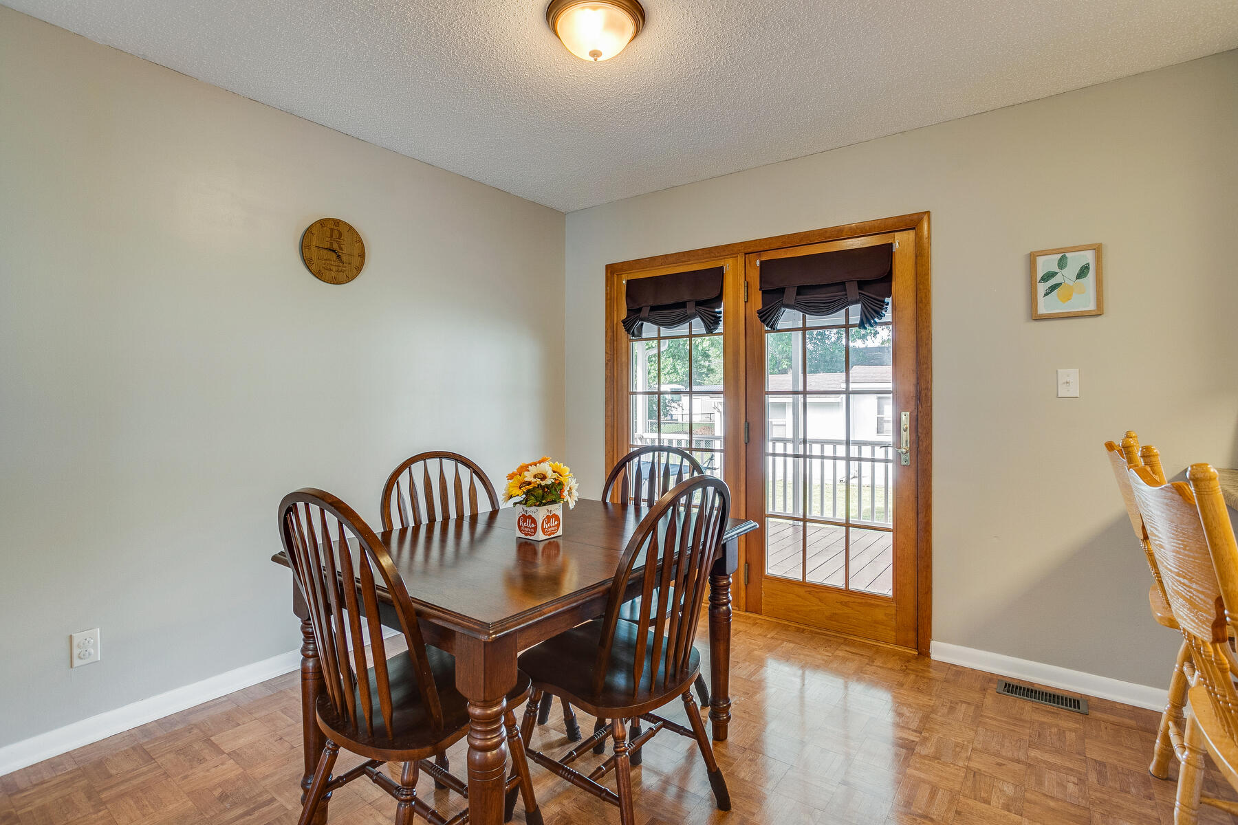 813 9th Street Erwin, TN 37650 - Photo 8 of 31 008