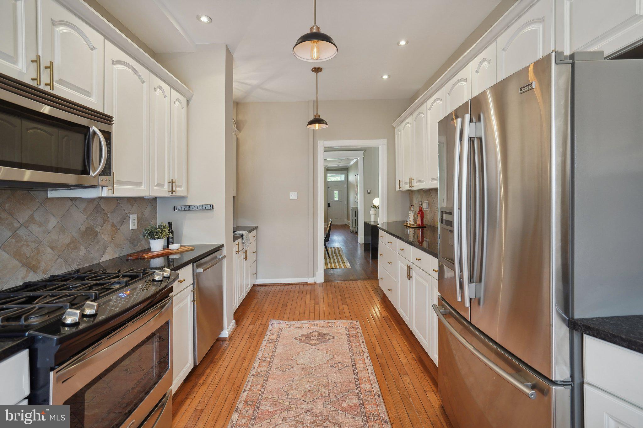 645 5th Street Northeast Washington, DC 20002 - Photo 9 of 33 SS appliances, hardwood floors and custom lighting
