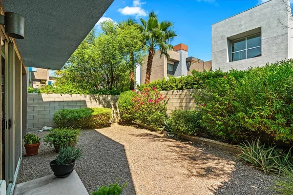 $470,000 | 222 Breeze Loop, Palm Springs, CA 92262