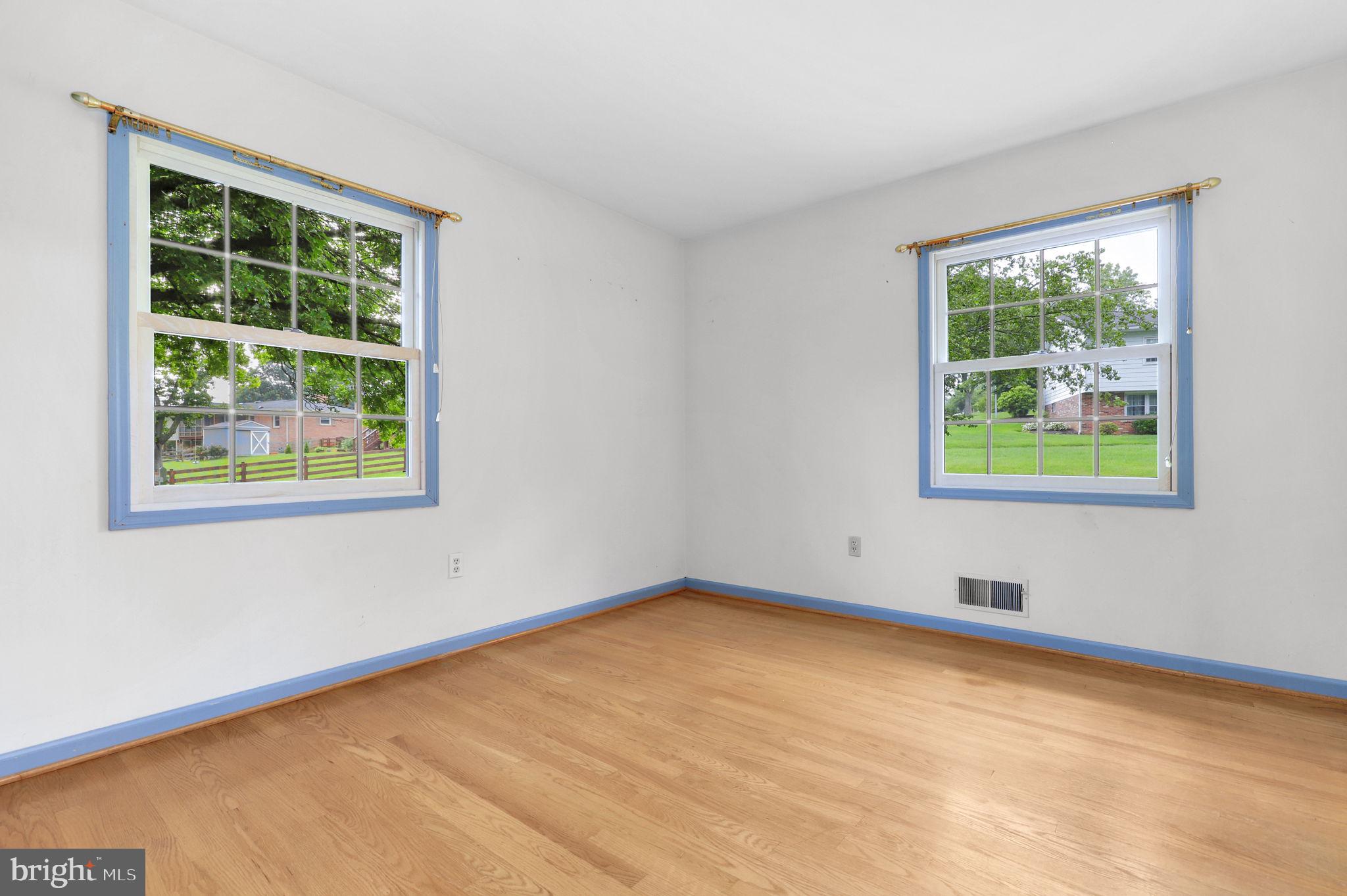 110 Linden Boulevard Middletown, MD 21769 - Photo 23 of 38 an empty room with a window