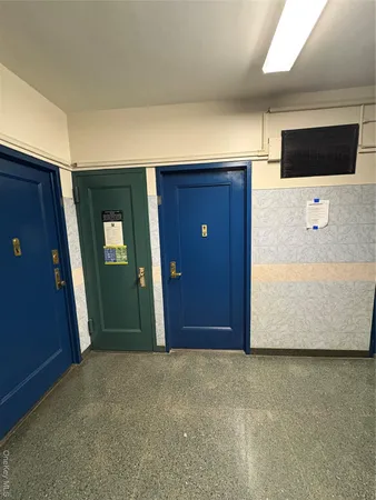 a view of a livingroom with an empty space