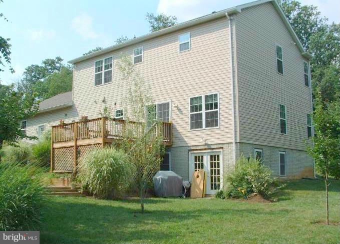 307 Rolling Rd. Baltimore, MD 21228 - Photo 8 of 28 Exterior (Rear)