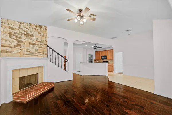 $2,700 | 1403 Lochman Drive, Houston, TX 77073