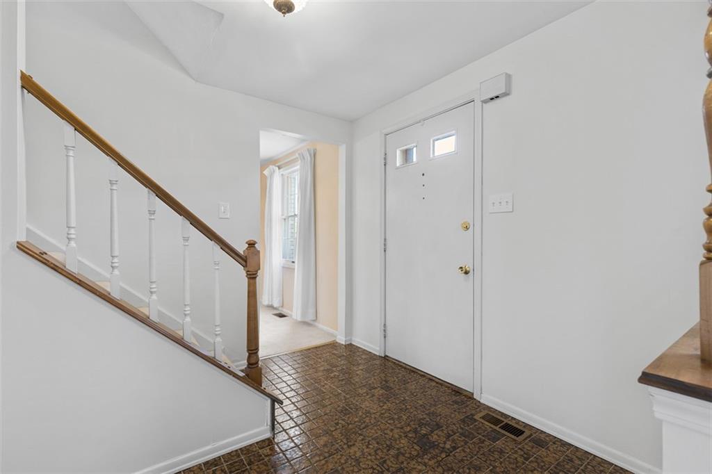 175 Seegar Road Pittsburgh, PA 15241 - Photo 4 of 50 Gallery Image 4