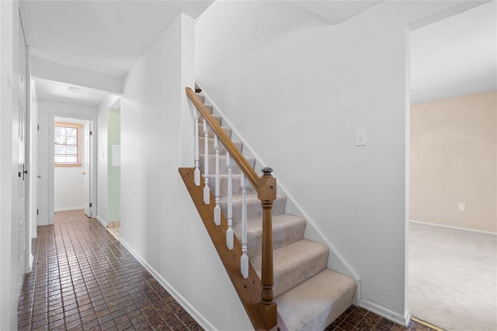 175 Seegar Road Pittsburgh, PA 15241 - Photo 5 of 50 Gallery Image 5