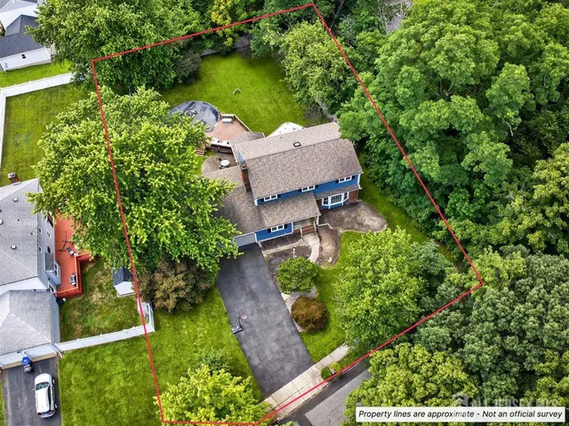 $850,000 | 3 Amanda Court, East Brunswick, NJ 08816