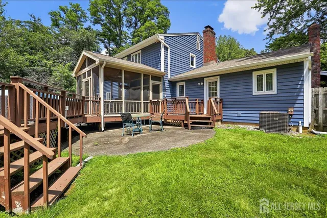 $850,000 | 3 Amanda Court, East Brunswick, NJ 08816