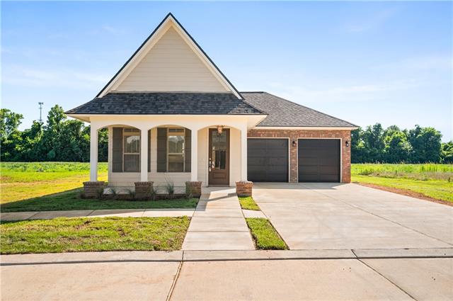 1007 Traditions Loop Alexandria, LA 71303 - Photo 2 of 23