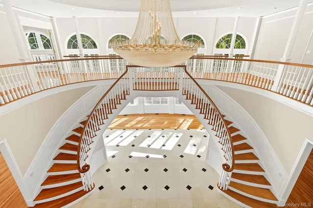 $5,895,000 | 10 Cooper Road, Scarsdale, NY 10583