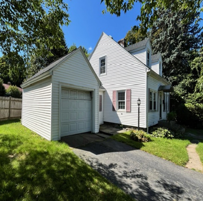 36 Melrose Street Worcester, MA 01605 - Photo 2 of 16