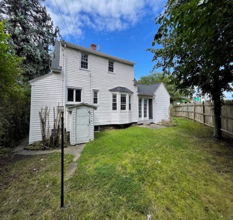 36 Melrose Street Worcester, MA 01605 - Photo 3 of 16