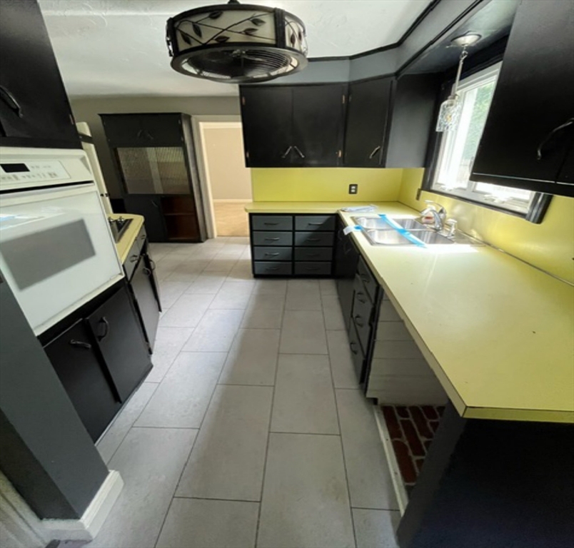 36 Melrose Street Worcester, MA 01605 - Photo 5 of 16