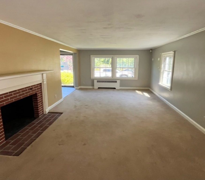 36 Melrose Street Worcester, MA 01605 - Photo 10 of 16