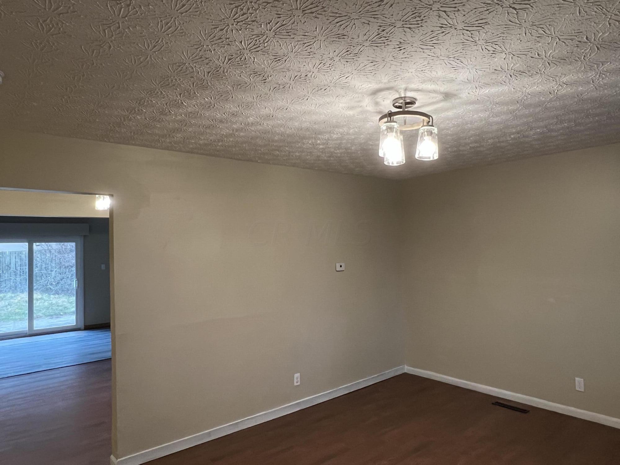 2559 Denmark Road Columbus, OH 43232 - Photo 2 of 17 IMG_8641