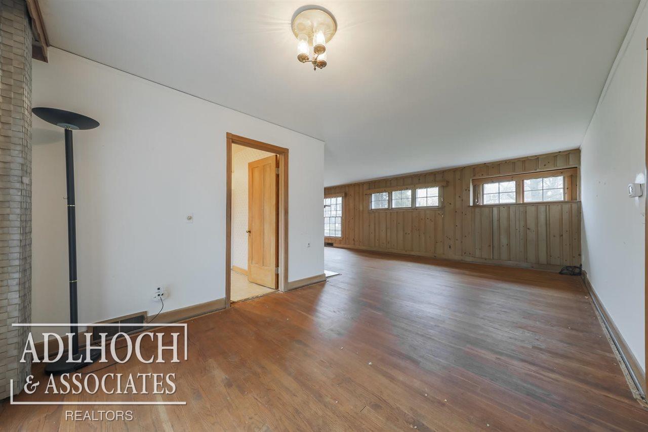 1037 Cadieux Road Grosse Pointe, MI 48230 - Photo 9 of 39 31378057-8.JPG