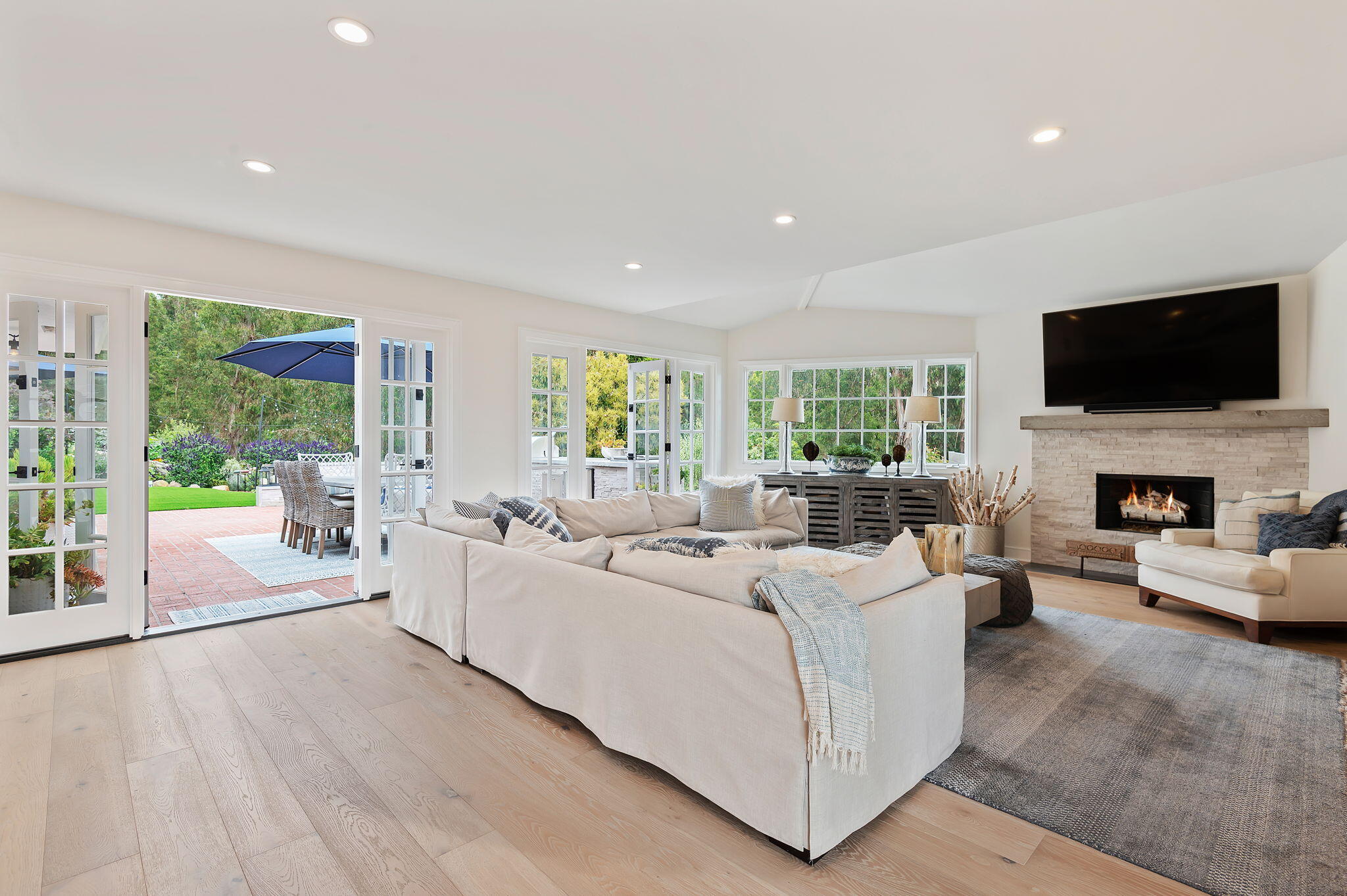 871 Deerpath Road Santa Barbara, CA 93108 - Photo 17 of 52 15-web-or-mls-15 - Family Room