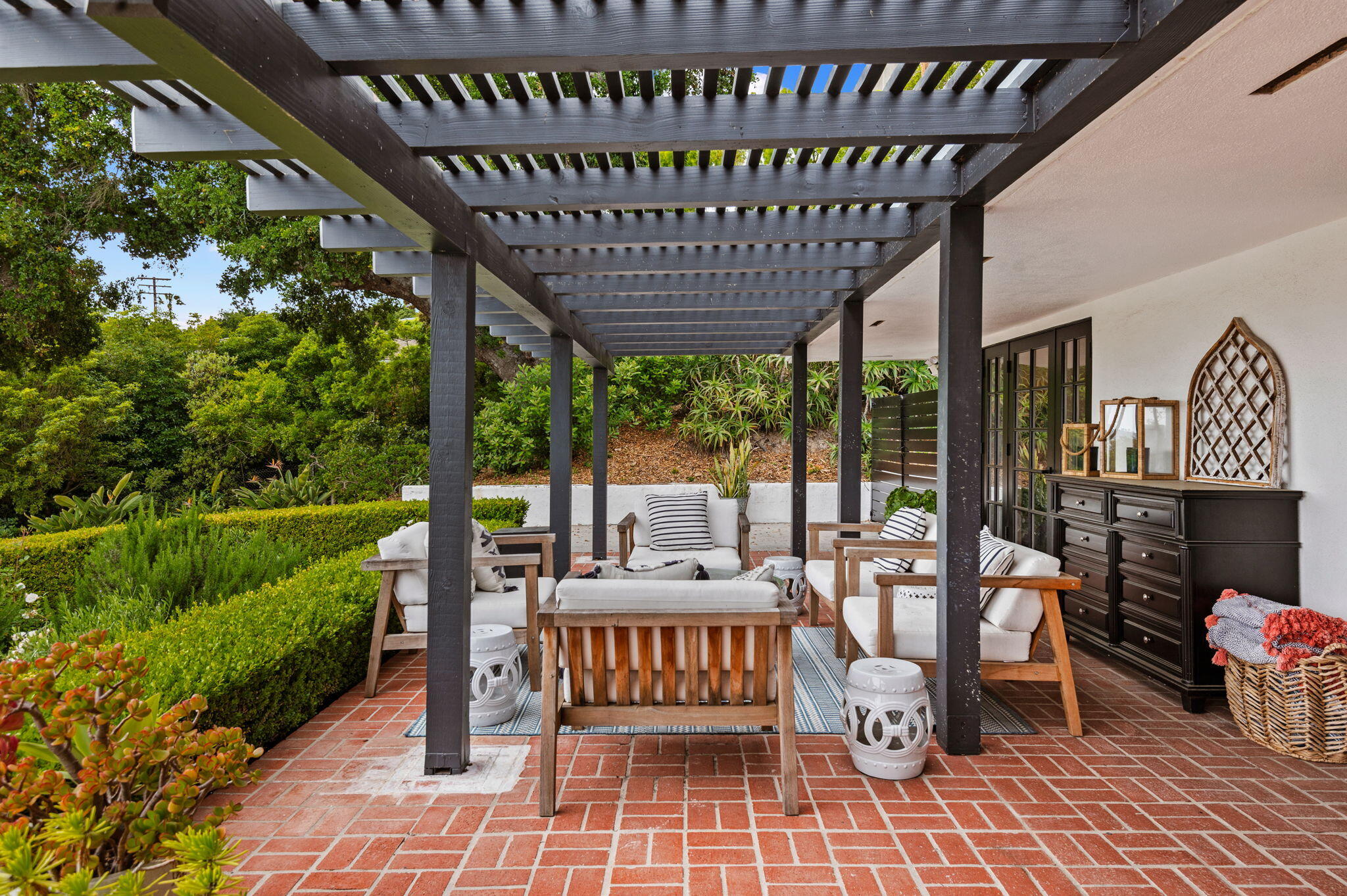 871 Deerpath Road Santa Barbara, CA 93108 - Photo 8 of 52 6-web-or-mls-06 - Front Patio