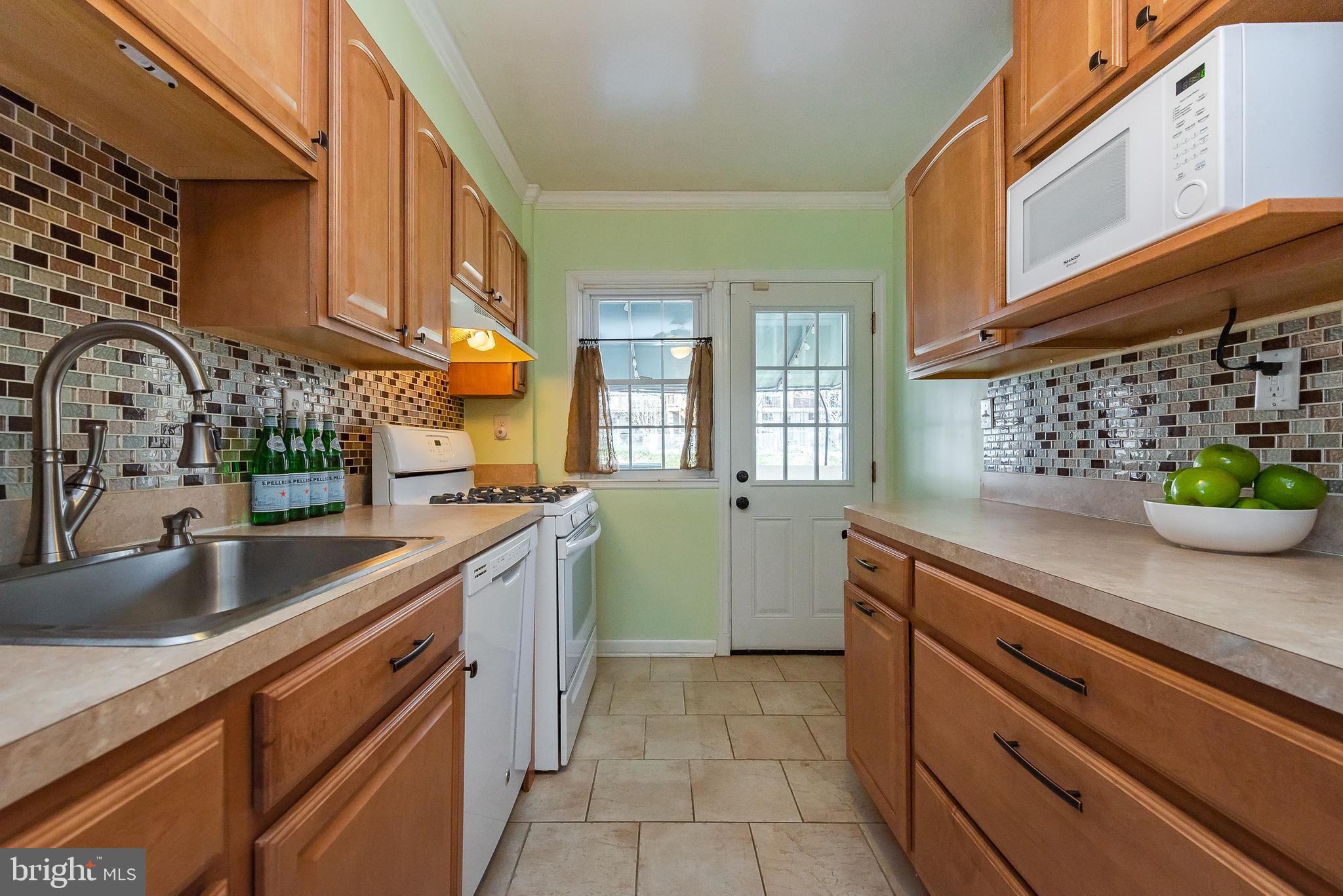 440 Greenlow Road Catonsville, MD 21228 - Photo 9 of 34 Kitchen