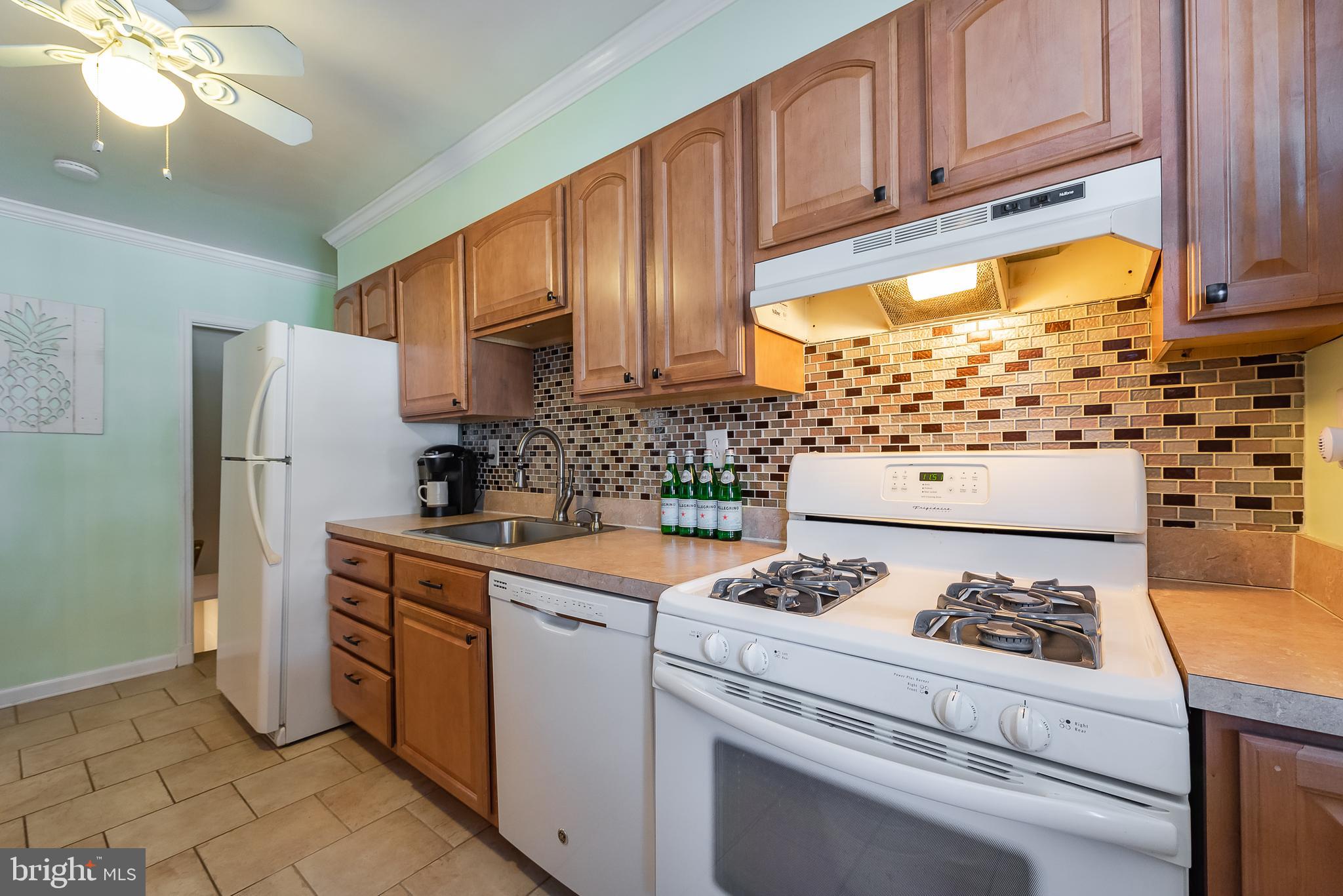 440 Greenlow Road Catonsville, MD 21228 - Photo 10 of 34 Kitchen