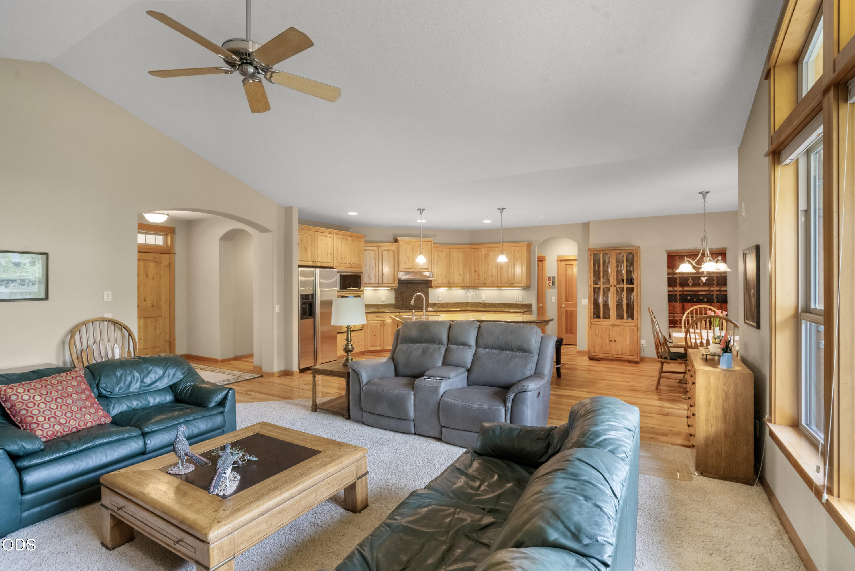 3571 Southwest 36th Place Redmond, OR 97756 - Photo 8 of 39