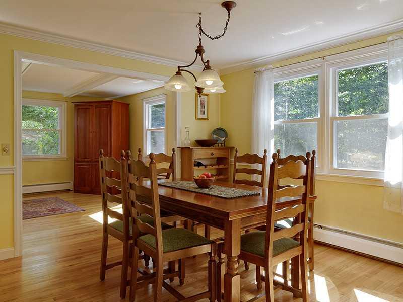 28 Tall Pine Road Cape Elizabeth, ME 04107 - Photo 13 of 34 Dining Room.