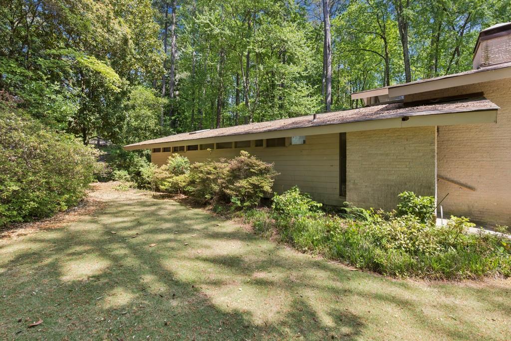 2001 Castleway Lane Northeast Atlanta, GA 30345 - Photo 36 of 43