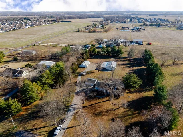$425,000 | 4628 Knab Road, Smithton, IL 62285