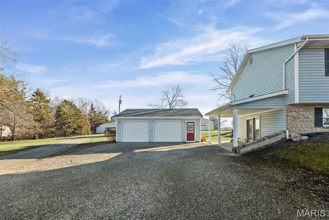 $425,000 | 4628 Knab Road, Smithton, IL 62285