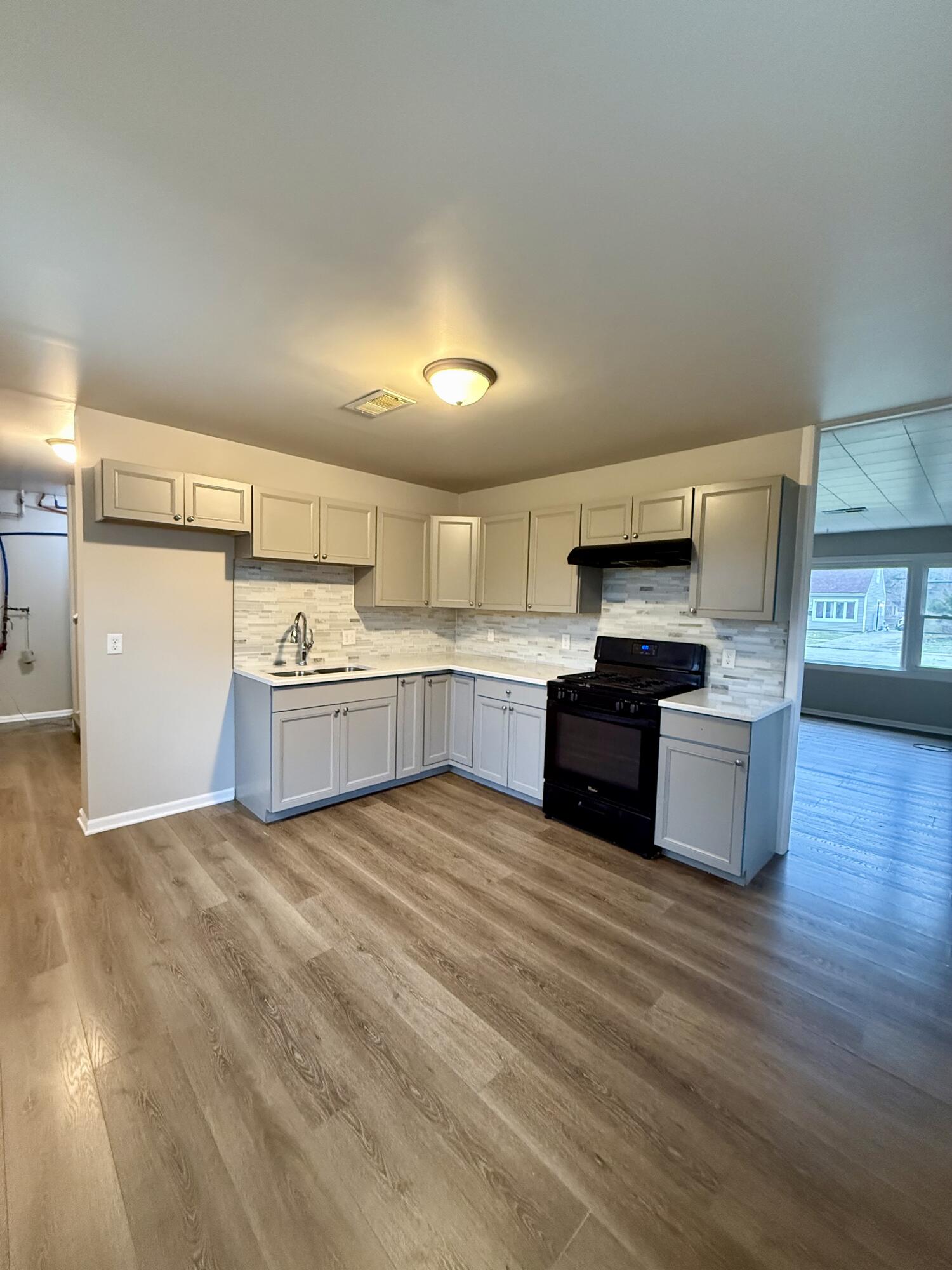 800 Clinton Street Gary, IN 46406 - Photo 5 of 16 1500x2000