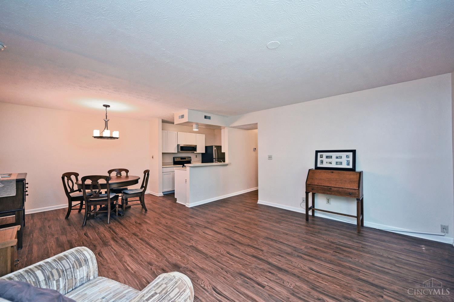 1009 Cedar Ridge Drive, Unit 4 Cincinnati, OH 45245 - Photo 11 of 45