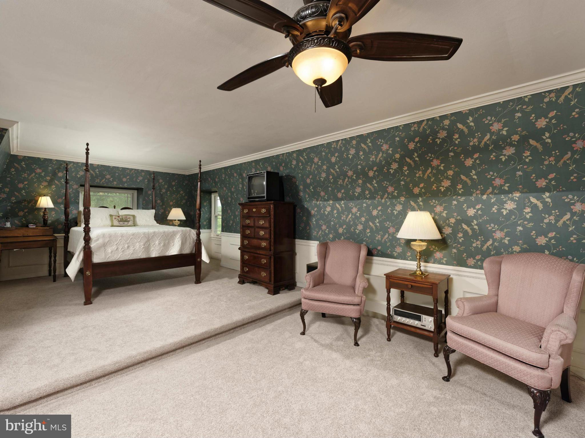 21230 St Louis Road Middleburg, VA 20117 - Photo 15 of 30 Master BR suite with sitting area & large Walk-In