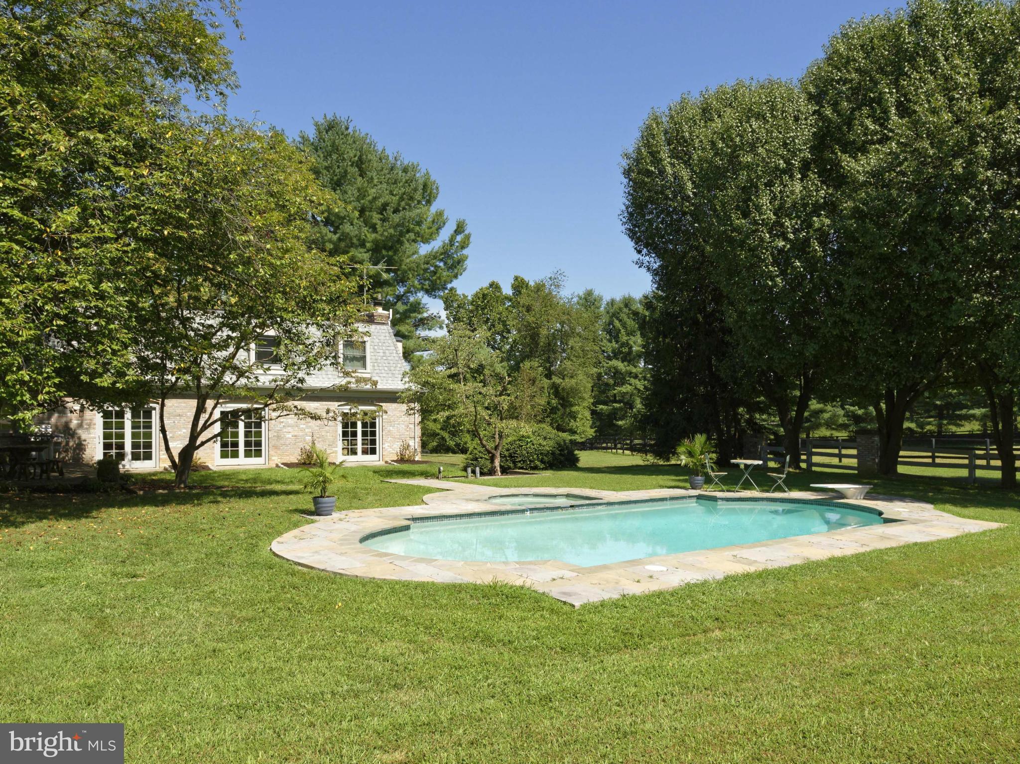 21230 St Louis Road Middleburg, VA 20117 - Photo 25 of 30 Large heated swimming pool and spa.