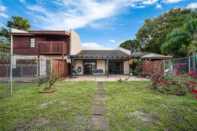 $3,000 | 14805 Southwest 74th Lane, Miami, FL 33193