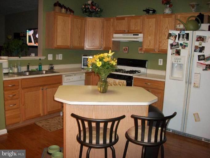 35 Caterham Court Rosedale, MD 21237 - Photo 3 of 13 Kitchen #2