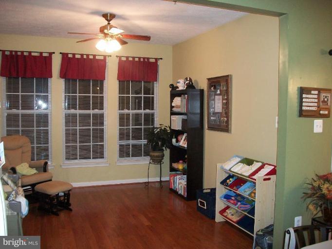 35 Caterham Court Rosedale, MD 21237 - Photo 6 of 13 Sunroom