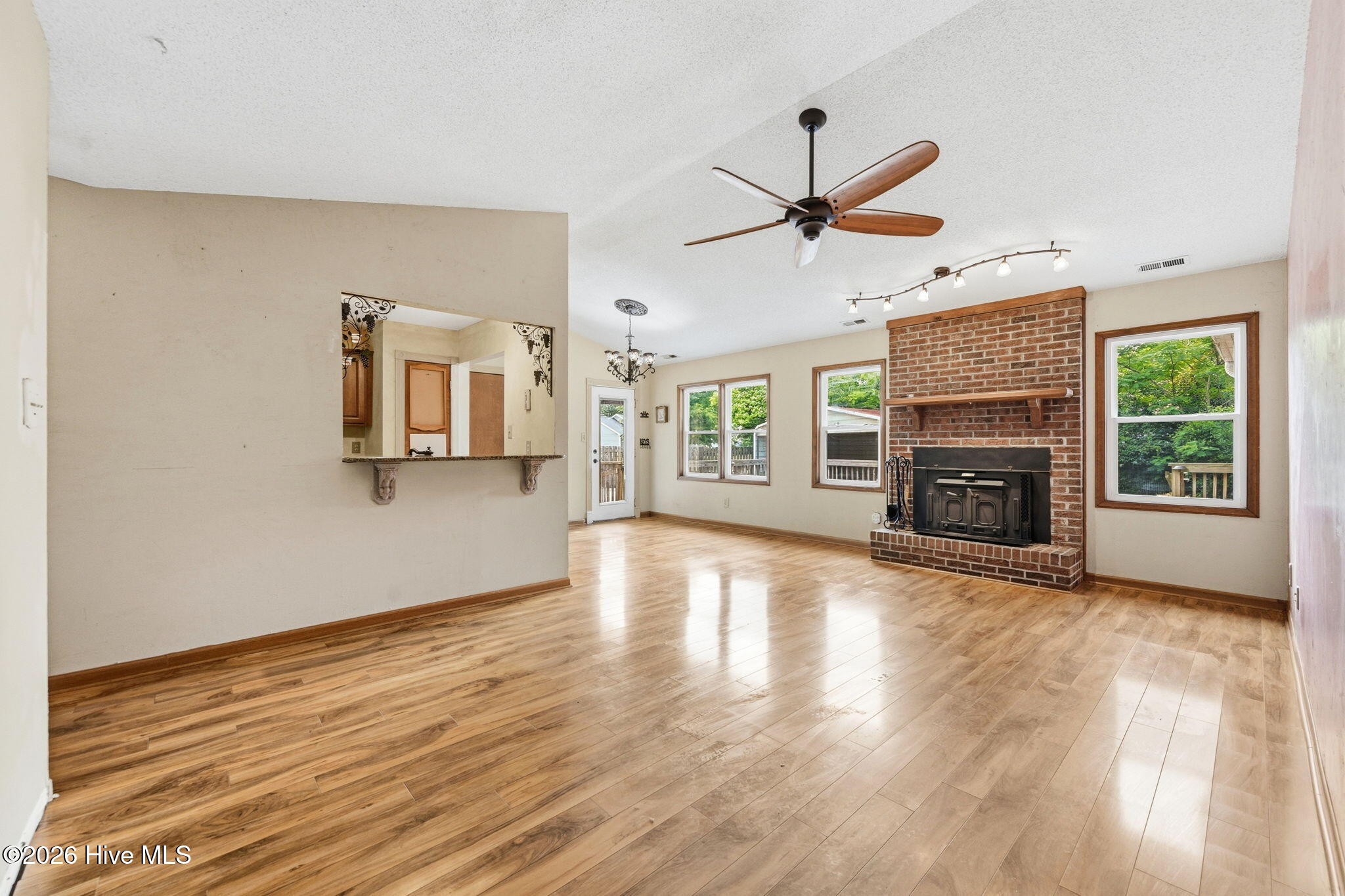 275 Raintree Road Jacksonville, NC 28540 - Photo 8 of 111