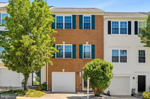 $565,000 | 414 Ginkgo Terrace Northeast, Leesburg, VA 20176