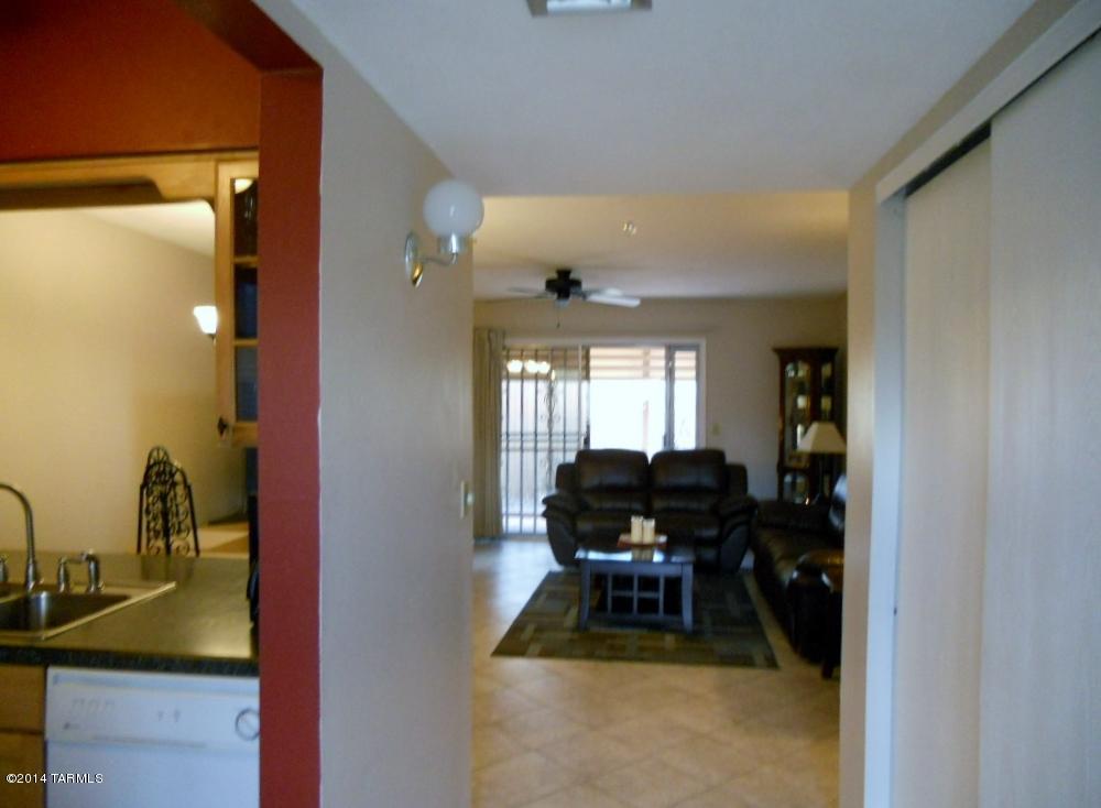 942 South Pantano Road Tucson, AZ 85710 - Photo 10 of 27 Gallery Image 10