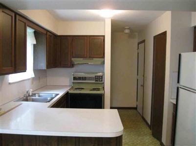527 North McKinley Road Flushing, MI 48433 - Photo 4 of 9 20206745-3.JPG