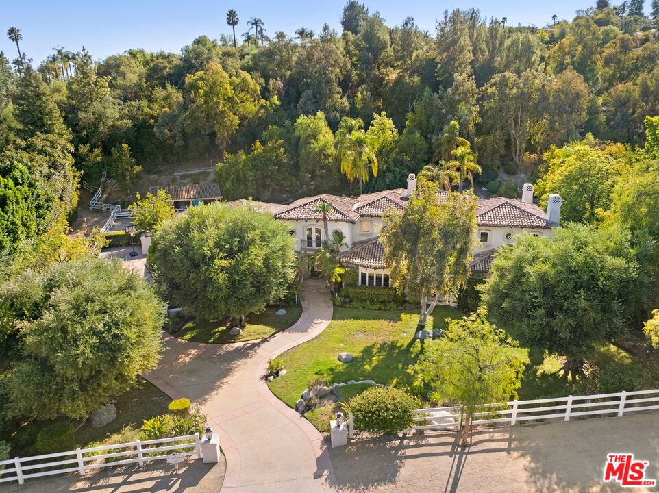 25217 Eldorado Meadow Road Hidden Hills, CA 91302 - Photo 18 of 26 a view of a garden