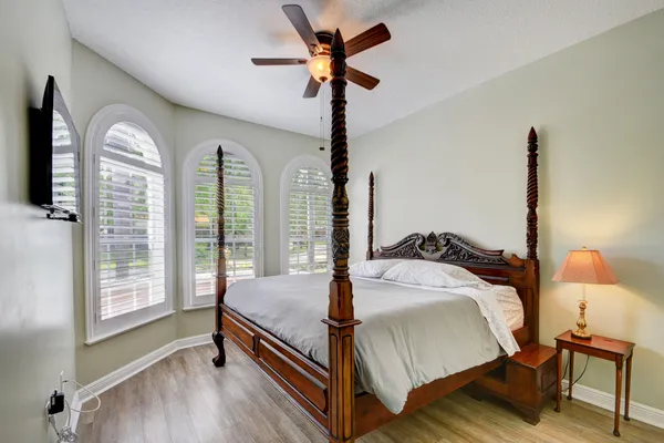 $3,900 | 9925 Via Elegante, Wellington, FL 33411