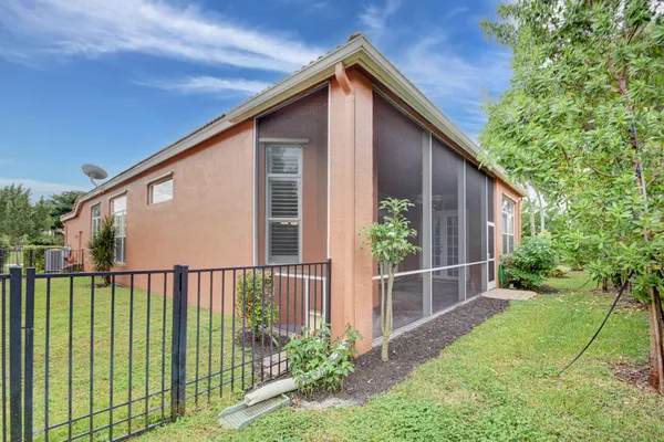 $3,900 | 9925 Via Elegante, Wellington, FL 33411