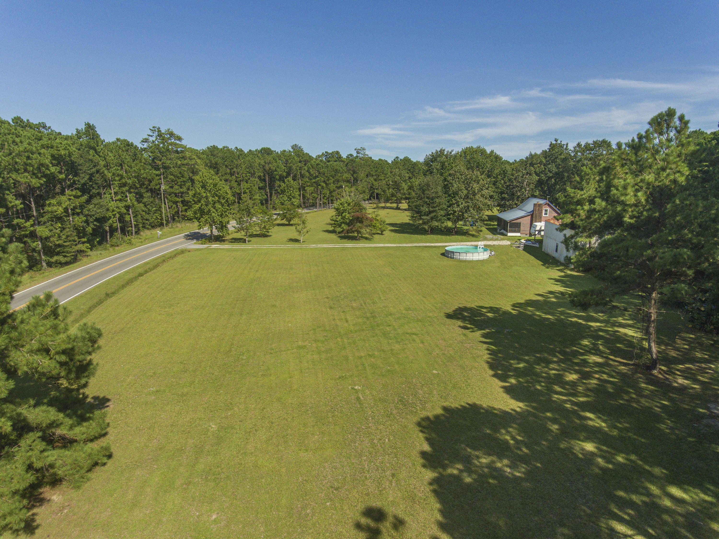 8150 Doar Road Awendaw, SC 29429 - Photo 6 of 24 1-side-yard