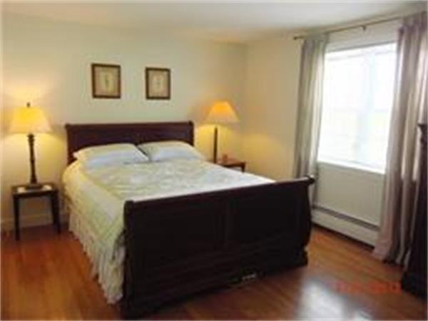 95 Ridgewood Road Milton, MA 02186 - Photo 8 of 12 Gallery Image 8