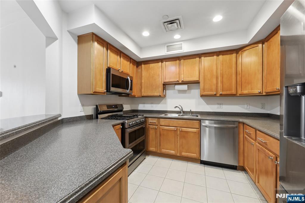 1 Orient Way, Unit 204 Rutherford, NJ 07070 - Photo 10 of 40