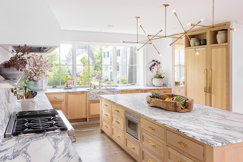 28 Longfellow Road Wellesley, MA 02481 - Photo 4 of 21 Gallery Image 4