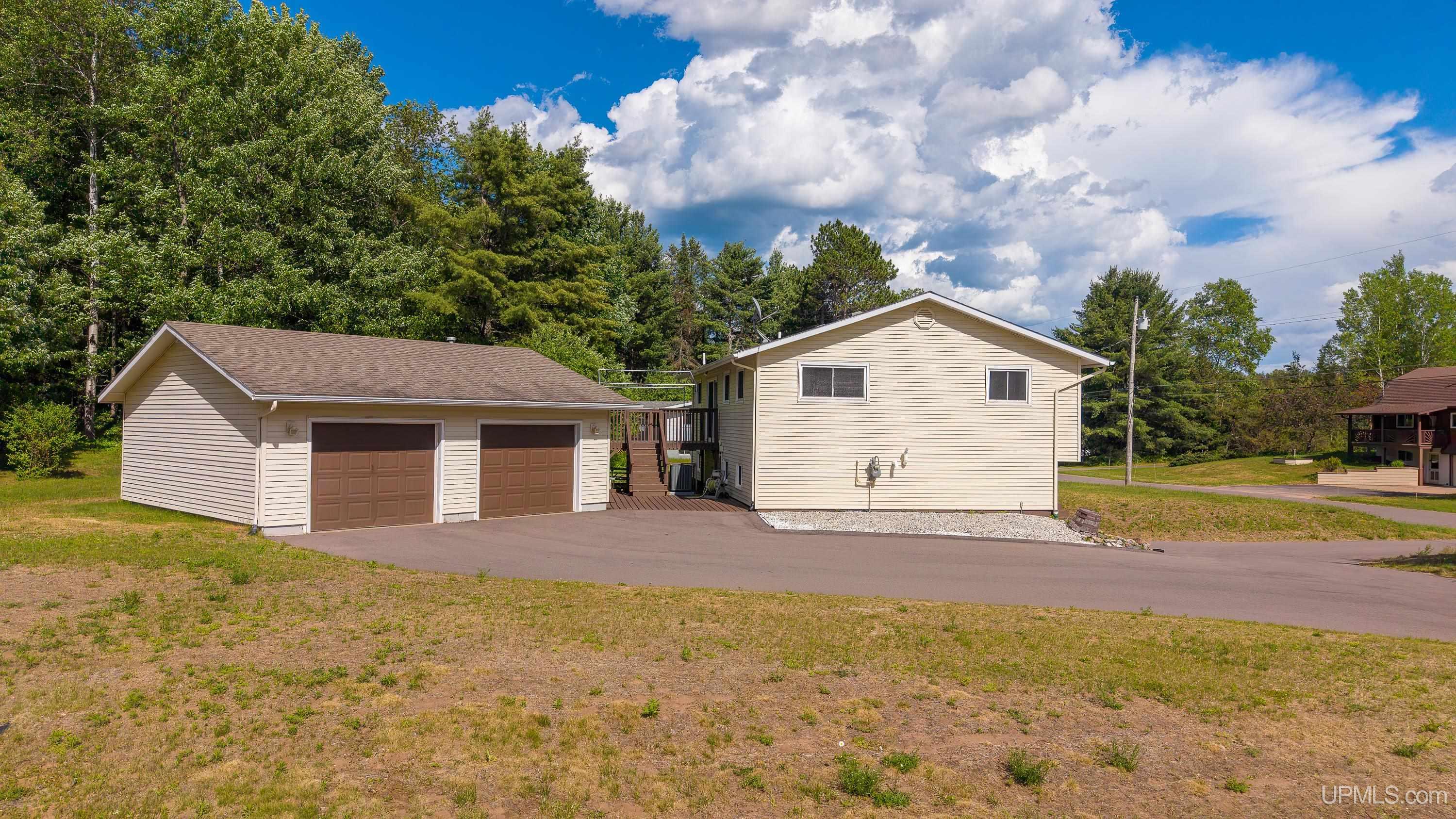 204 Ford Road Marquette, MI 49855 - Photo 2 of 47