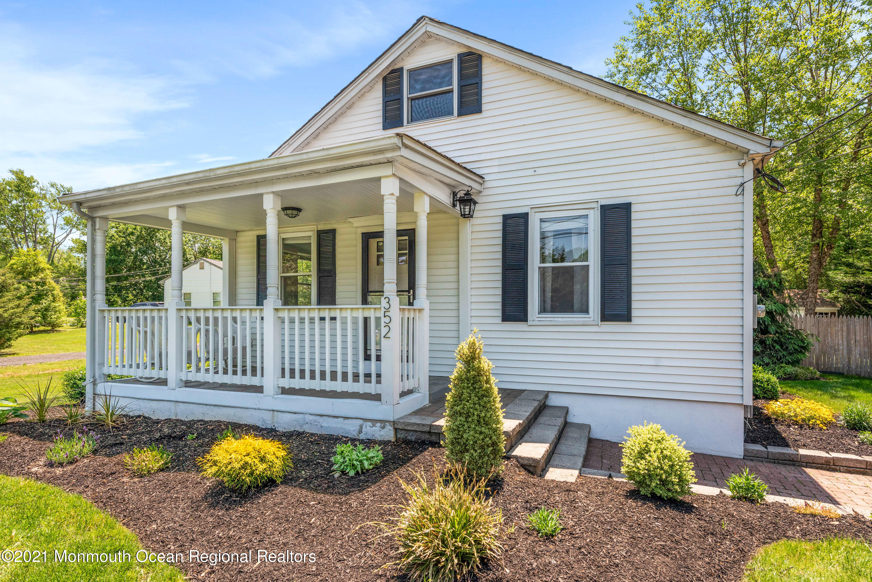 352 Iron Ore Road Englishtown, NJ 07726 - Photo 1 of 16 DSC_0393