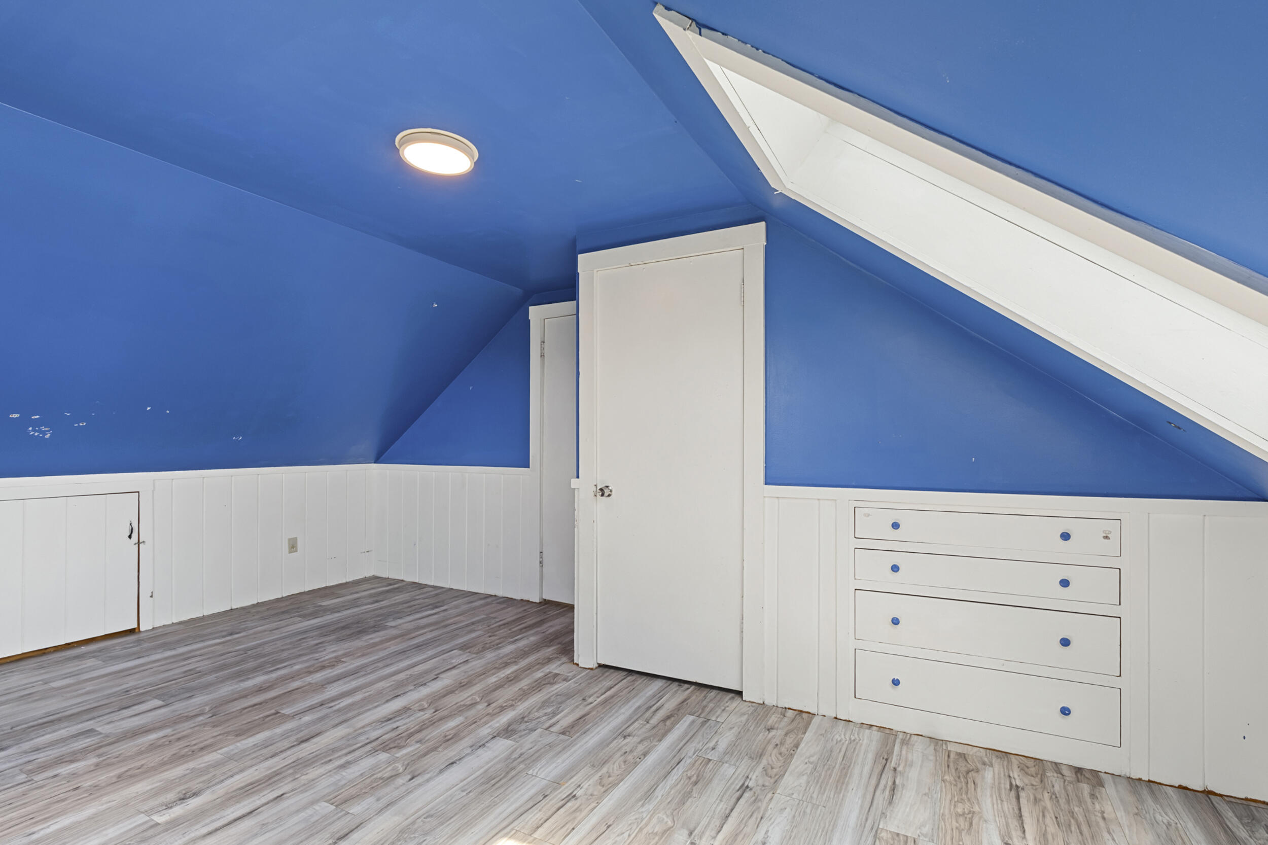 256 Belgrade Road Mount Vernon, ME 04352 - Photo 33 of 47 256_belgrade_rd-interior-17
